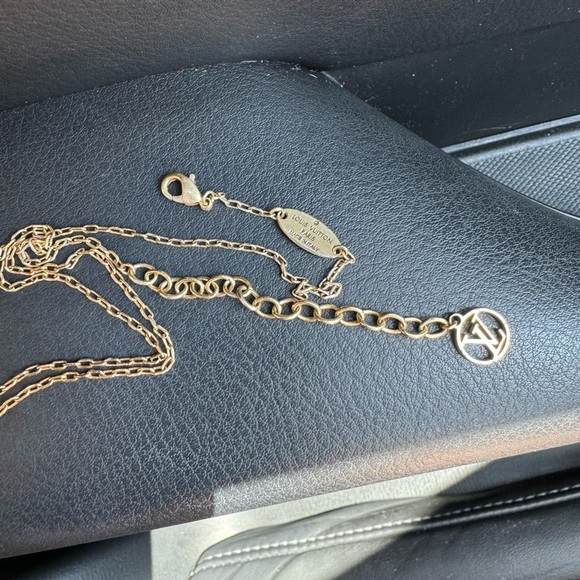 Louis Vuitton heart necklace - Picture 3 of 6